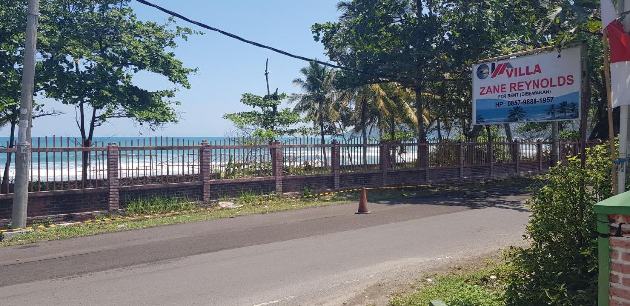 Spot On 90018 Villa Zane Reynold Karanghawu Buitenkant foto