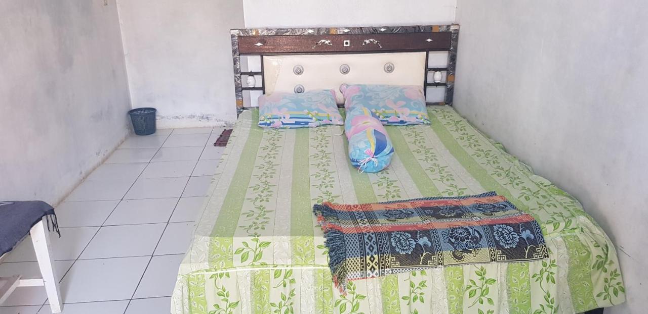 Spot On 90018 Villa Zane Reynold Karanghawu Buitenkant foto